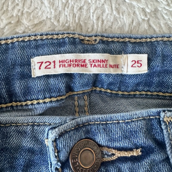 Levi’s High Rise Skinny Jeans - Picture 5 of 6